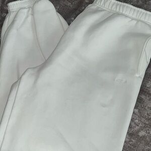 Women’s Aritzia Cozy Fleece Mega Sweatpant